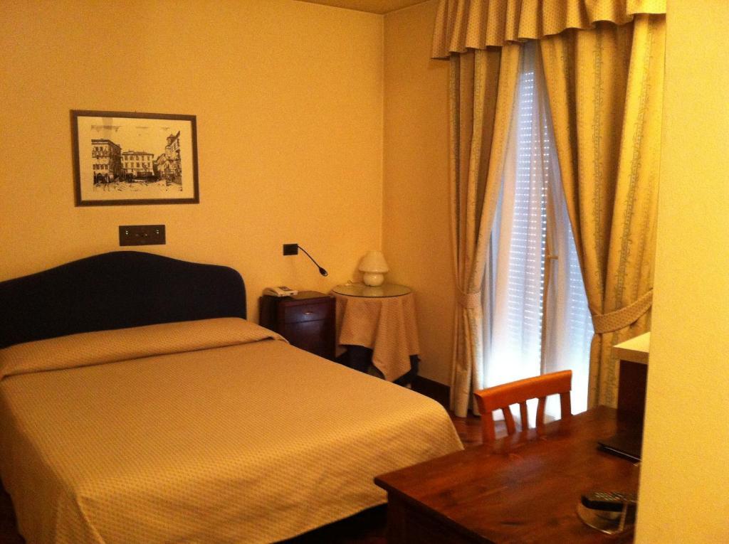 Hotel Il Cigno Перуджа Стая снимка